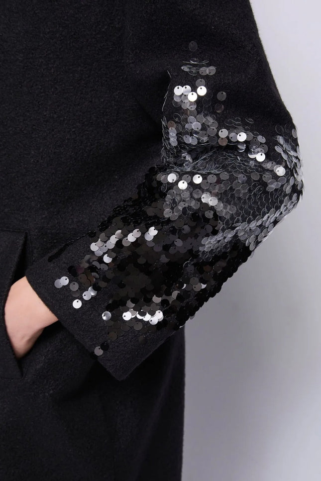 Gaudi Milano  Mantel